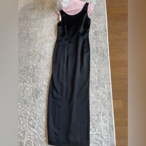 TAHARI long gown size 8.  Gorgeous back.